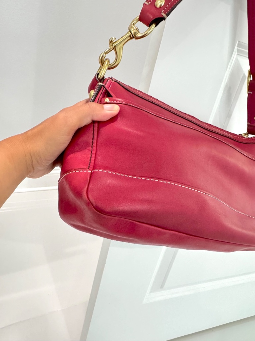 Vintage Coach Double Turnlock in Raspberry - Picture 3 of 6